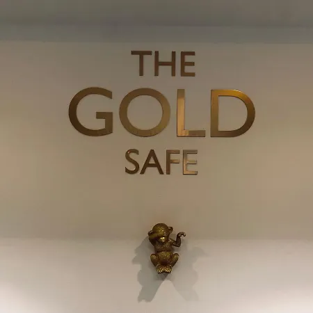 The Gold Bank Hotell 4*